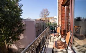 Revia Square Hotel